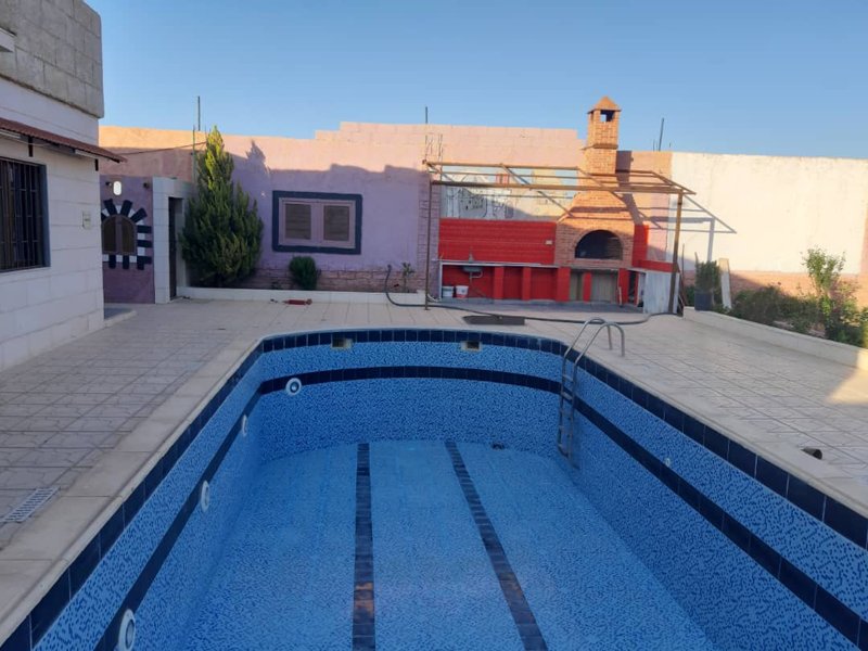 للبيع او للايجار السنوي مزرعة مساحة دنم مجهزة بالكامل 