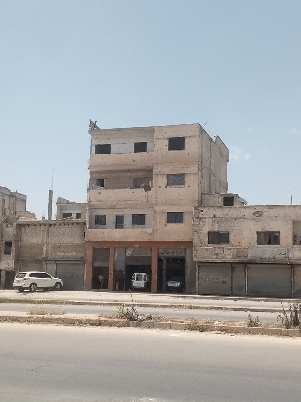 شقة للبيع بالبياضه طابق ثالث مع السطح مطلة على ش.ال 60 مباشر