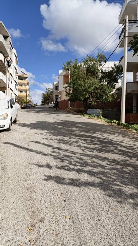 لدينا مرآب للبيع 