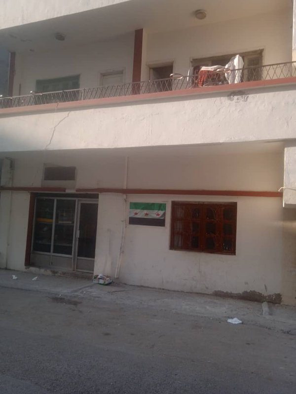 لدينا شقة مناسبة للبيع في طرطوس