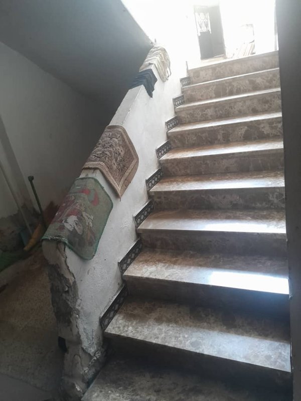 لدينا شقة بسعر مناسب للبيع 