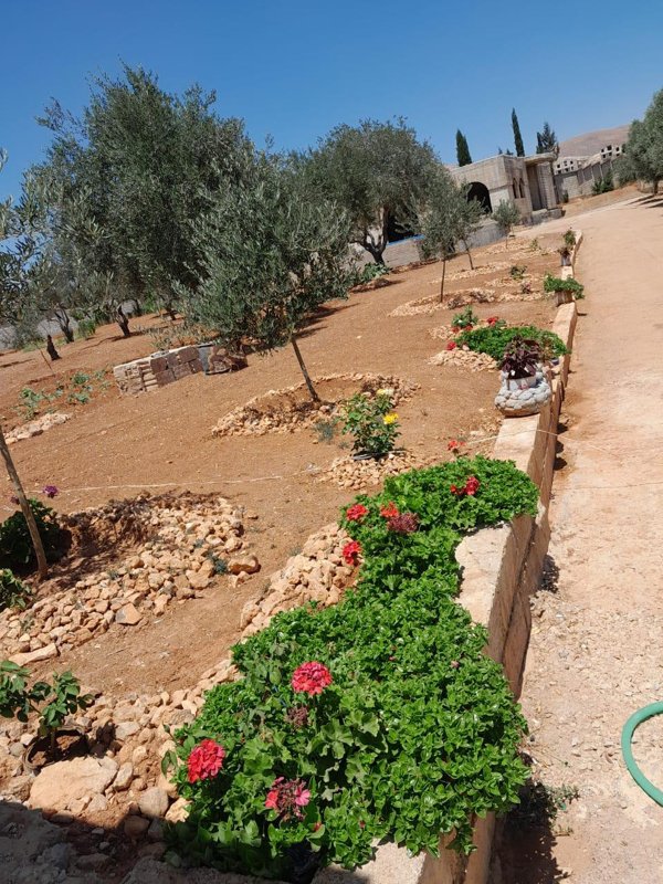 مزرعه للبيع في وادي بردى 